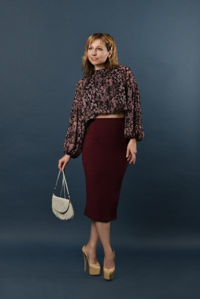 woman, in full growth, elegantly