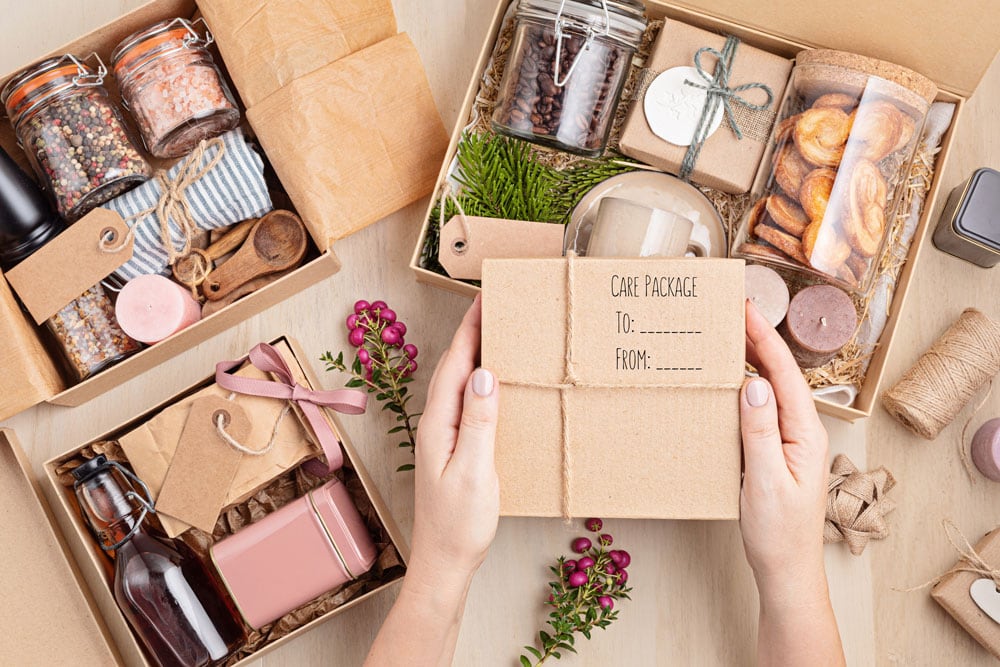 19 Best Business Gifts And Thoughtful Ideas To Impress Your Clients 2 business-gifts-ideas-christmas