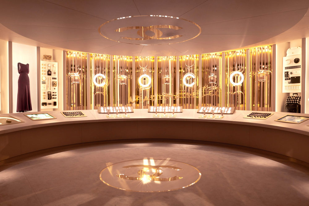 CHANEL-Coco-Mademoiselle-exhibition