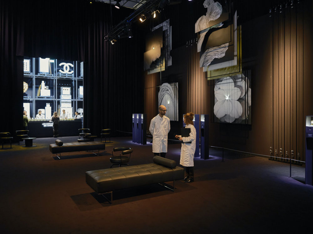 CHANEL-LES-EXCLUSIFS-exhibition-decors