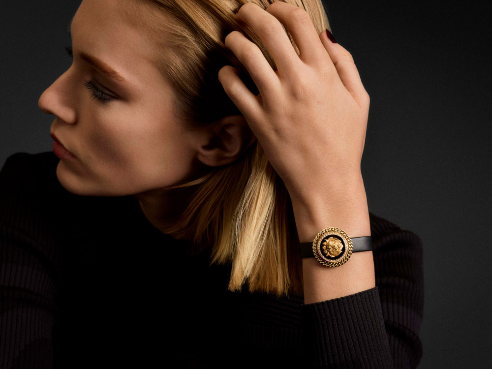 CHANEL-Mademoiselle-Privé-lion-bouton-mood