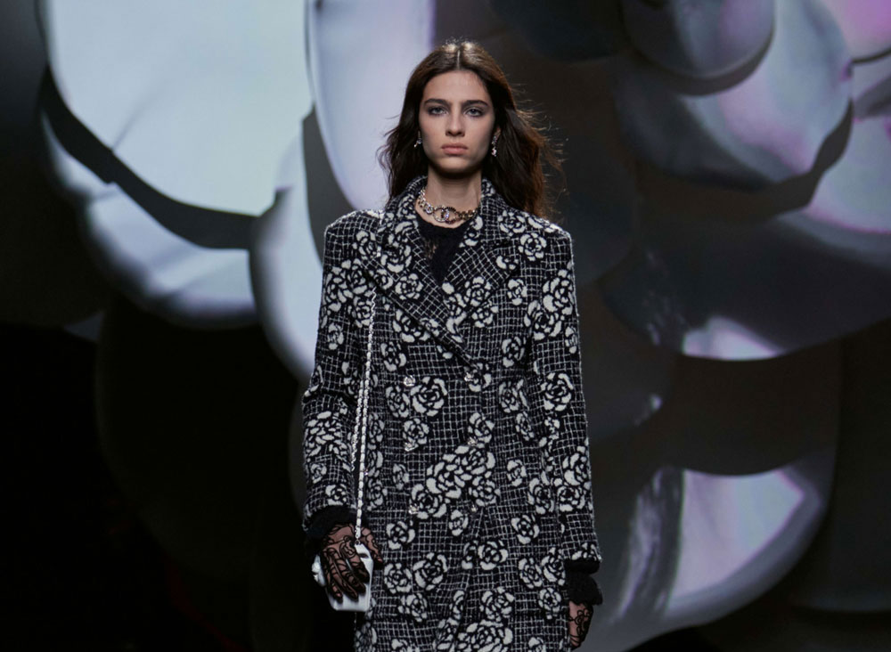 CHANEL Fall-Winter 2023-24: The Lady with the Camellias