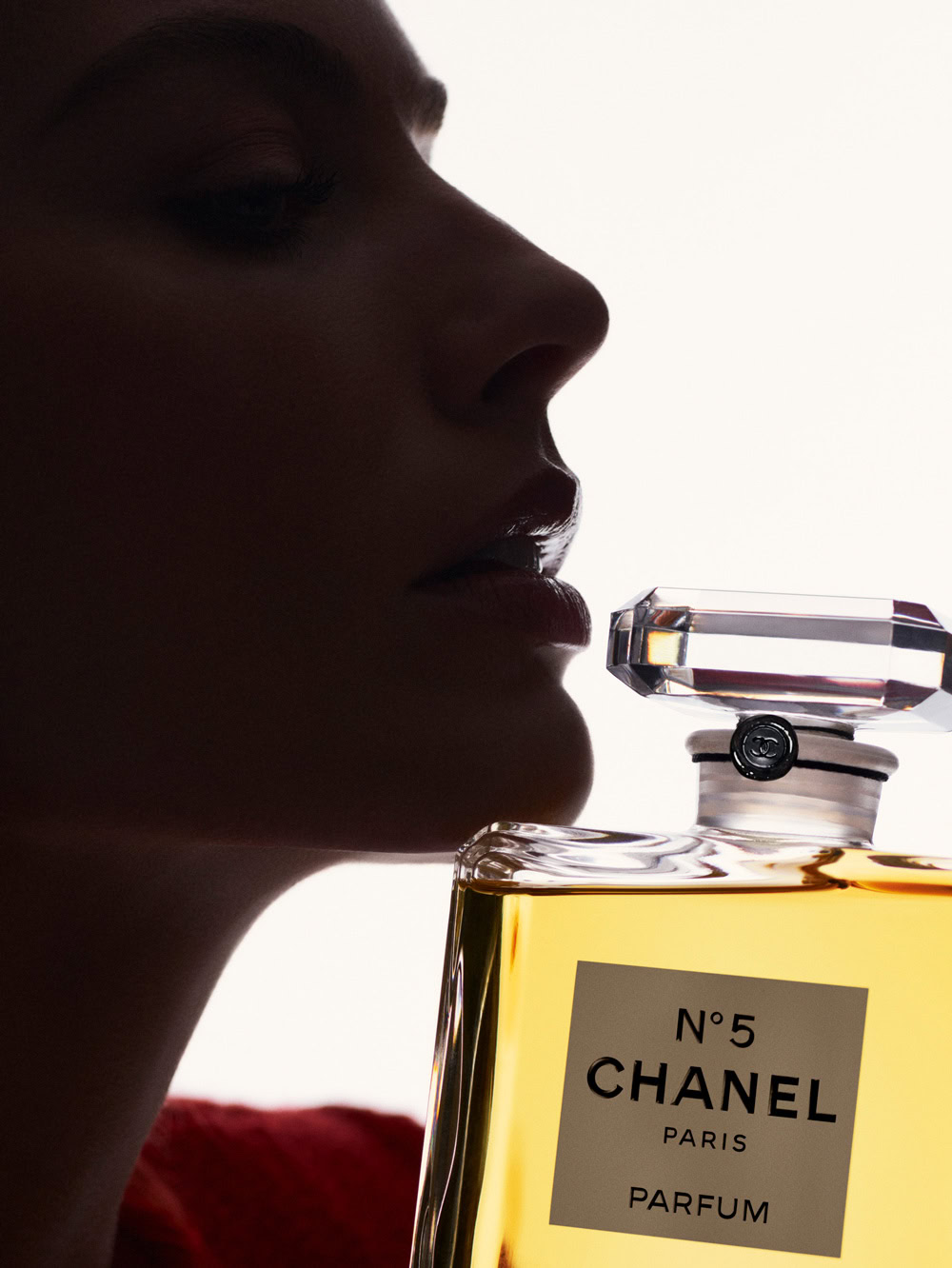 Margot-Robbie-chanel-5