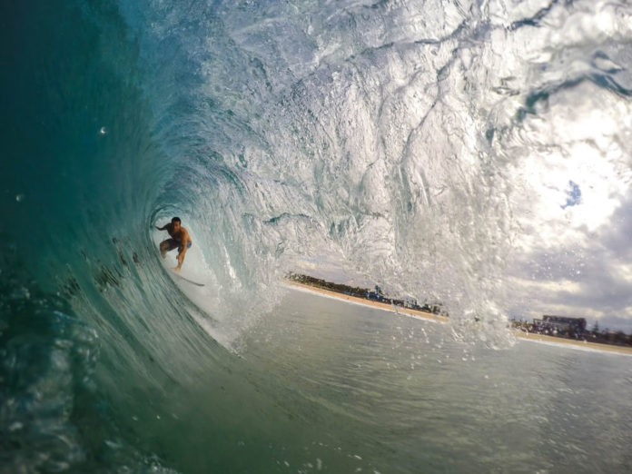 Surfing-fashion-guide