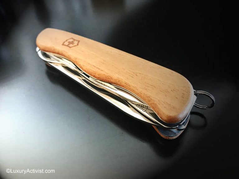 Victorinox-Forester-wood