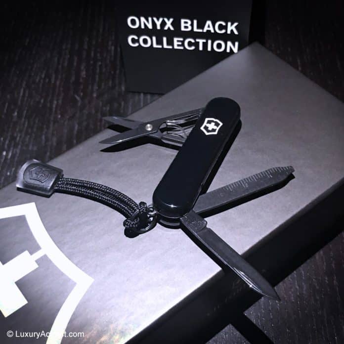 Victorinox-Onyx-Black-Collection-signature-lite-reviews