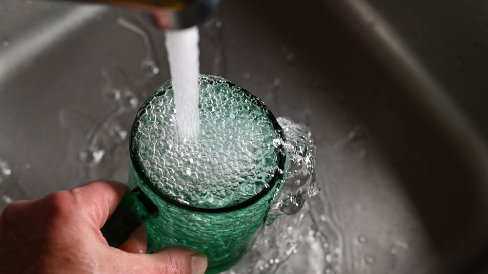 4 Ways To Make Sure That Your Water Is Safe For Drinking 1 Water-safe-guide