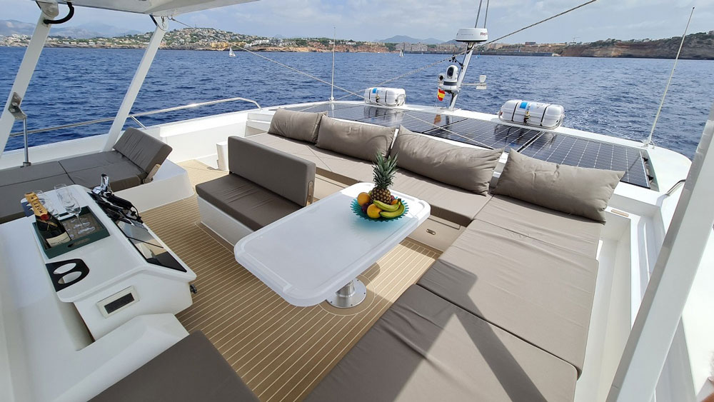 Yacht-silent-55-features