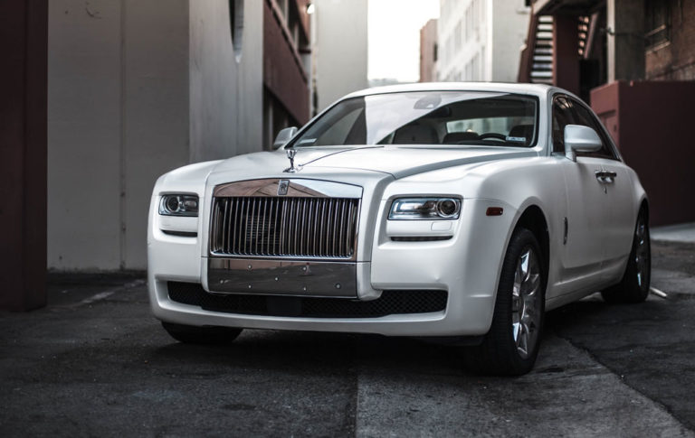 Does It Cost More To Insure A Luxury Car? Does It Cost More To Insure A Luxury Car?