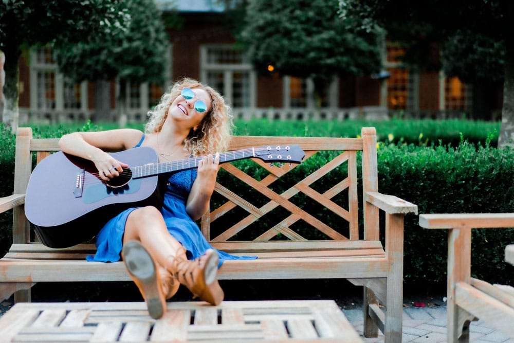 guitar-while-traveling