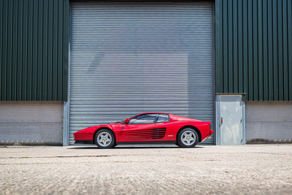red ferrari testarossa