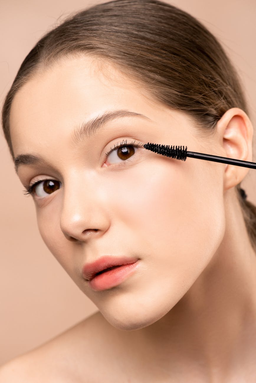 mascara-on-eyelashes