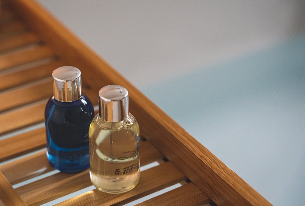shower-gel-plastic-bottles