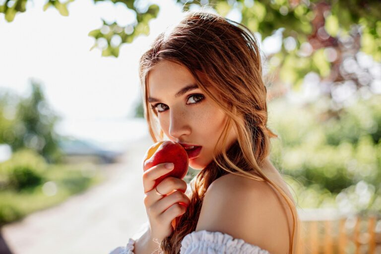 Top 5 Fragrances to Wear This Summer and Feel Absolutely Irresistible
